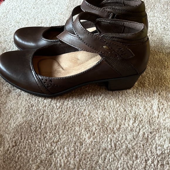Earth Origins SZ 8.5 cute maryjane style shoes. Preowned in excellent condition - Picture 3 of 8